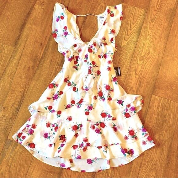 EXPRESS ASYMMETRICAL HEM V-NECK RUFFLED SLEEVELESS CHIFFON DRESS 8 NWT - Picture 2 of 12